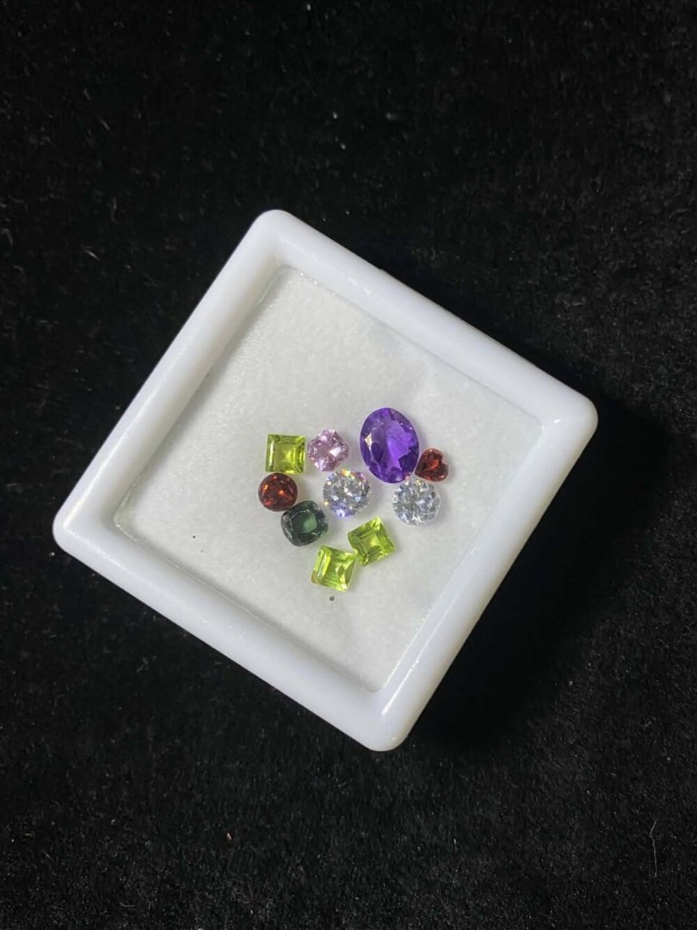 Natural Loose Gemstones Amethyst, Garnet, Sapphire, Cubic Zirconia Heart Round